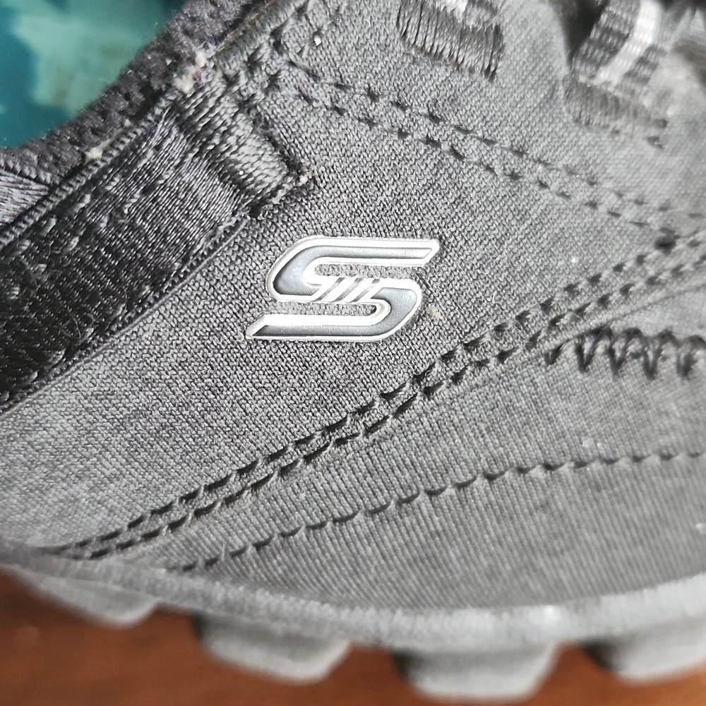 Sketchers, Sz 6.5, Textile Upper, Balance Man Made Material, Black, Hardly Worn - Picture 7 of 9